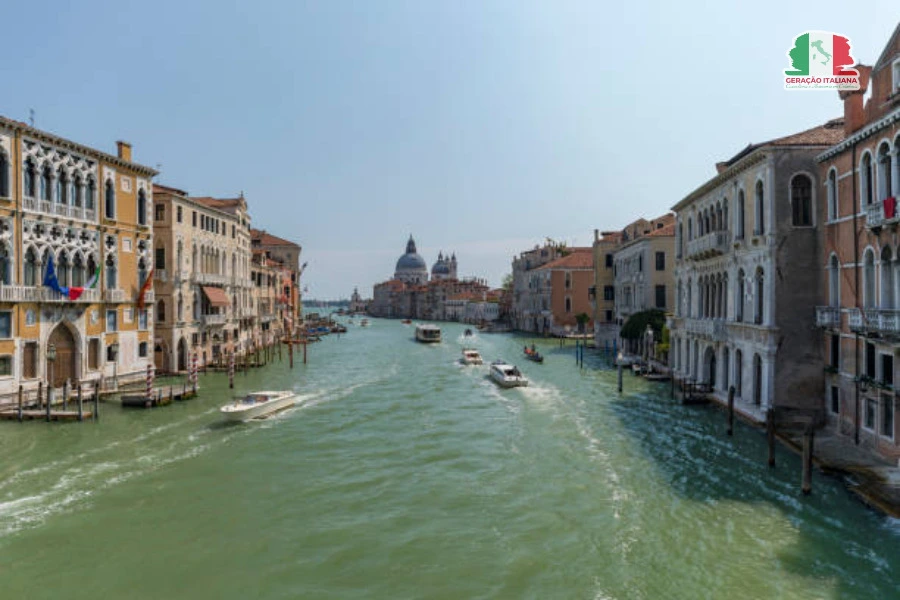 Foto do Canal Grande em Veneza.