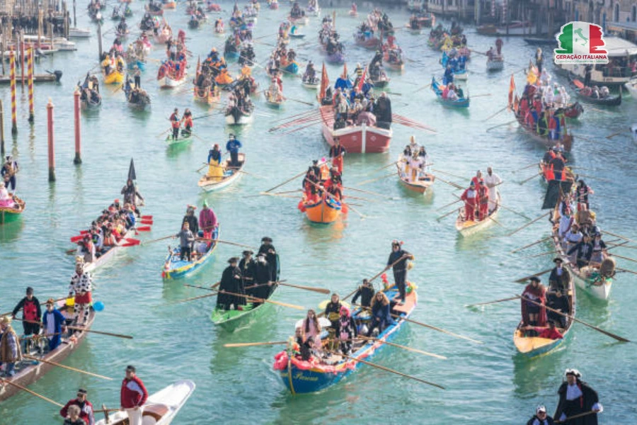 Imagem da Regata Histórica no Grande Canal em Veneza.