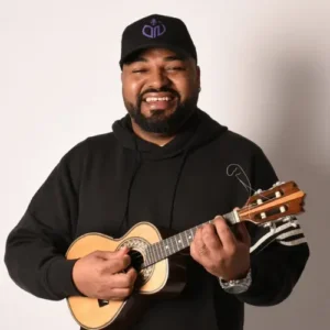 DNoite, Influencer, músico e apresentador do talk show D’noite – Reino Unido